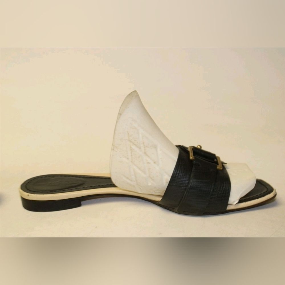 Gucci Slides Womens Size 8.5 B Embossed Leather Buckle Sandals Italy Shoes - Picture 8 of 16